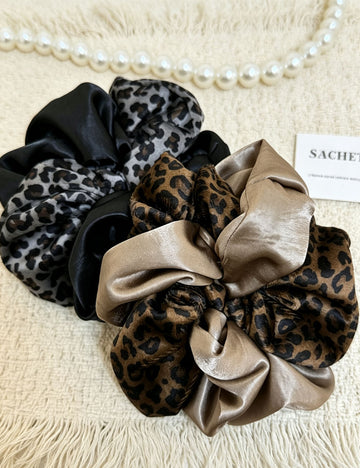 Vintage Leopard Print Velvet Satin Scrunchies 6W6HSR362