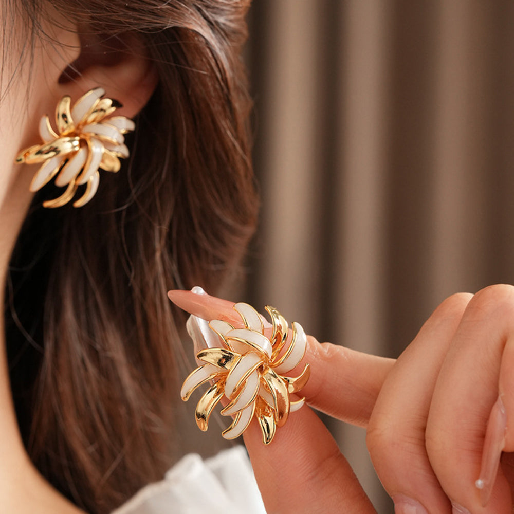 Vintage Gold Plated Enamel Flower Stud Earrings 6W6JER742