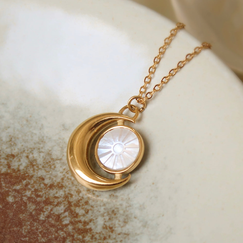 French Crescent Moon Mother of Pearl Pendant Necklace 6W6JNC1010