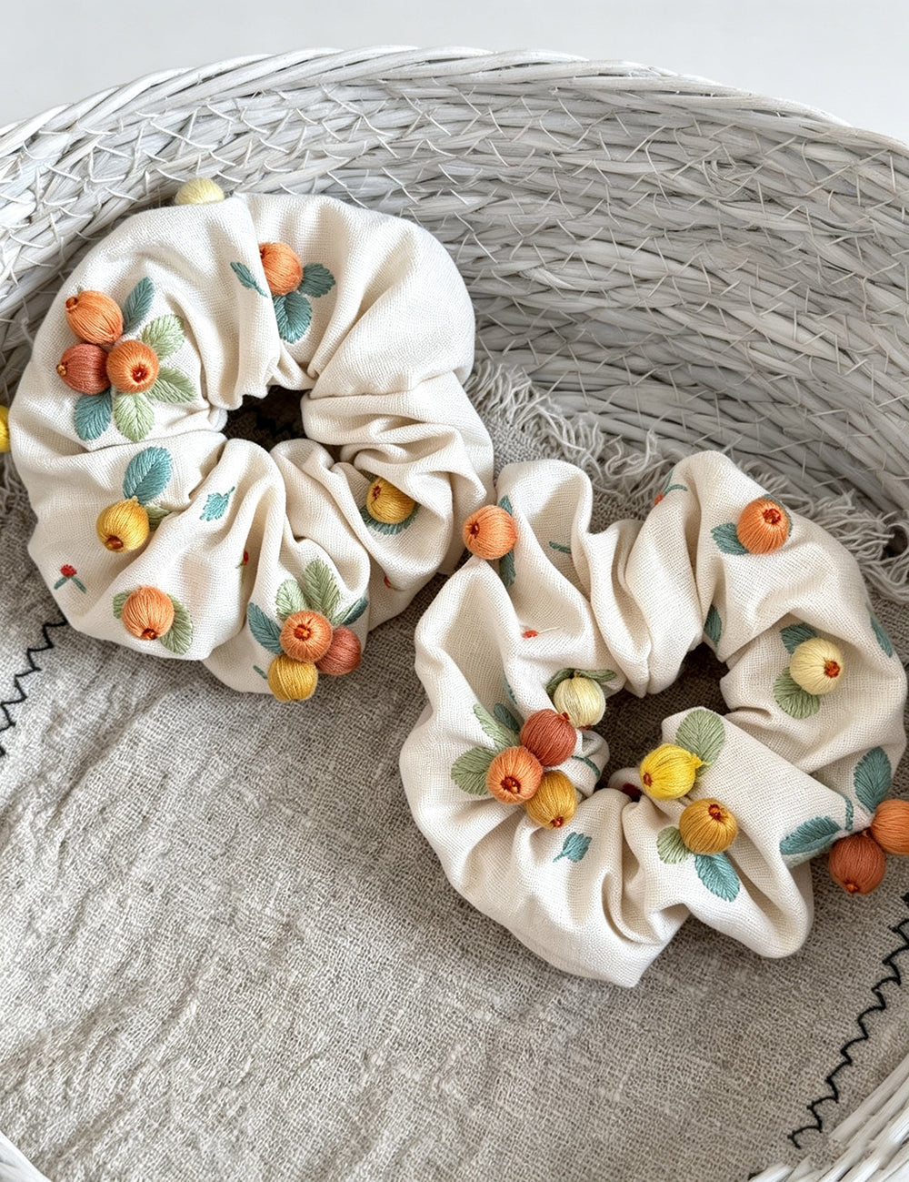 Stylish Fruit Leaf Embroidery Ruffled Scrunchies 6W6HSR503