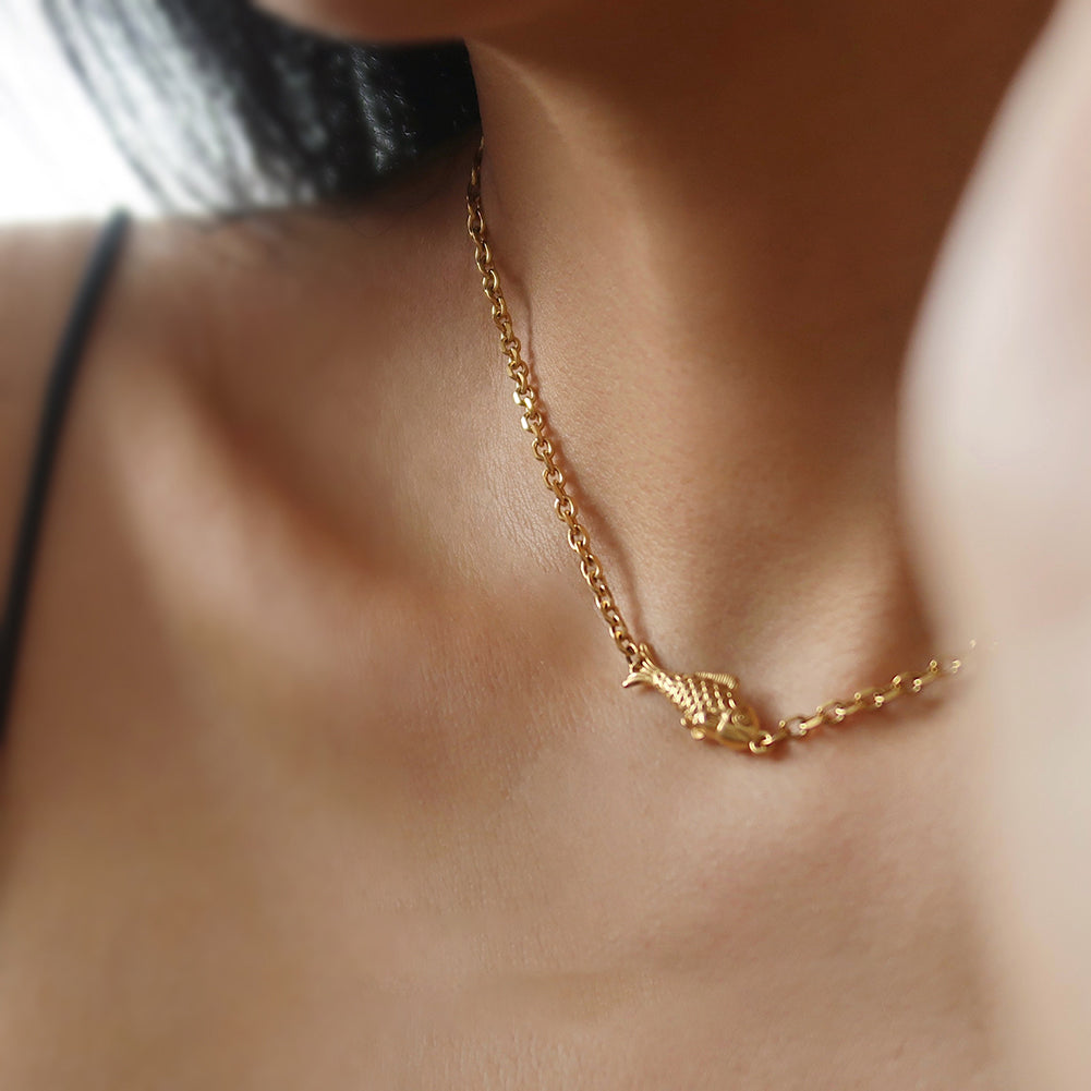 Trendy Gold Plated Fish Pendant Choker Necklace 6W6JNC1073