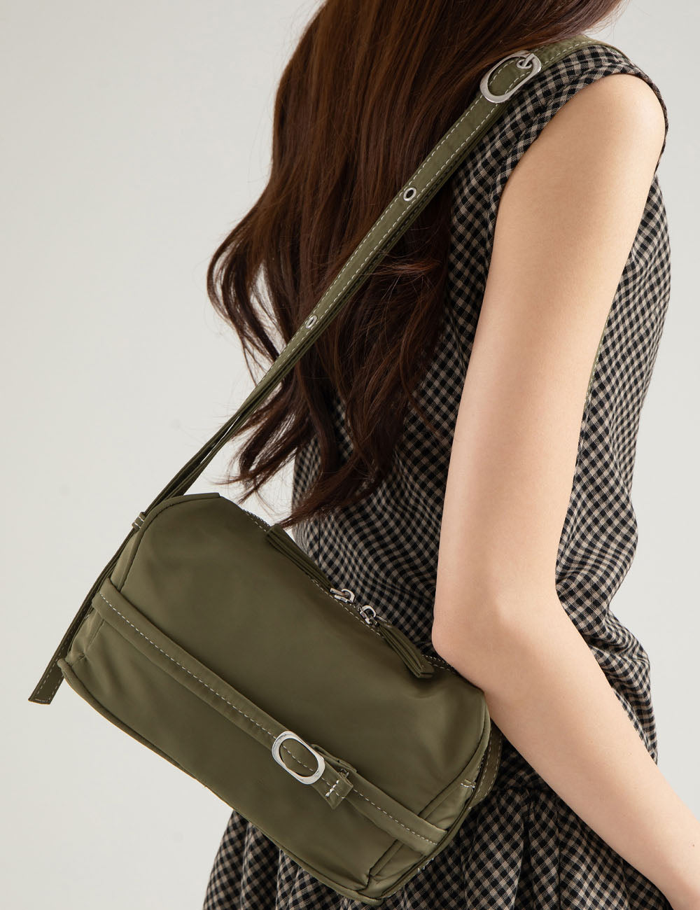 Simple Solid Color Nylon Crossbody Bag 6W10BBG1365
