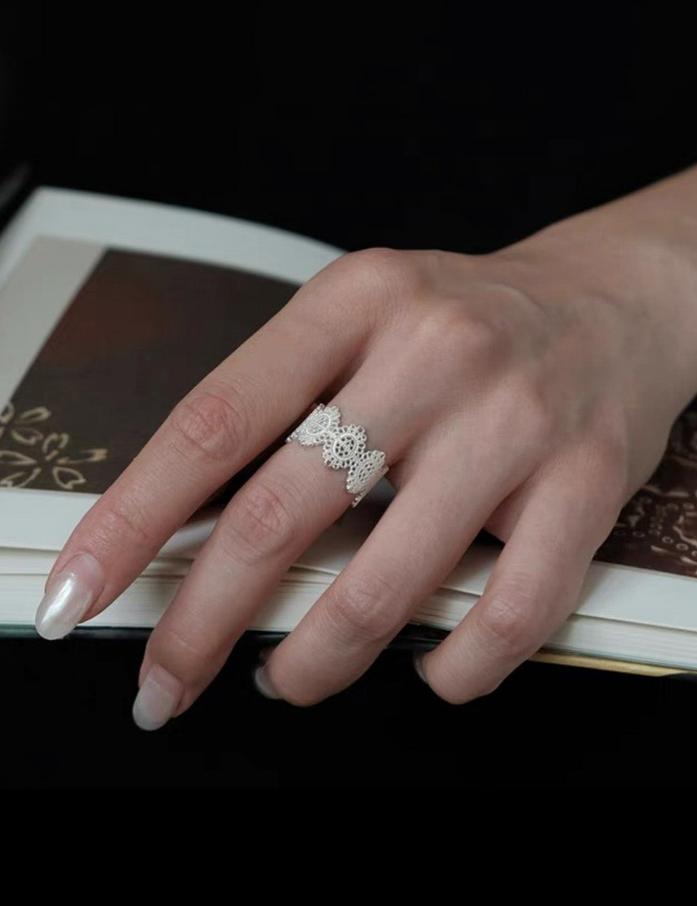 Elegant Lace Hollow Out Open Ring DP25D873