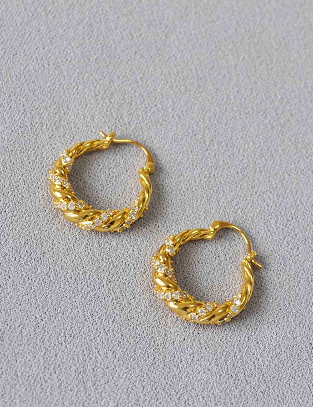 Simple Cubic Zirconia Twisted Hoop Earrings DP25E710