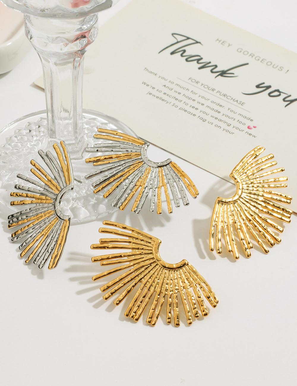 Vintage Gold Fan Shaped Stud Earrings DP25D849