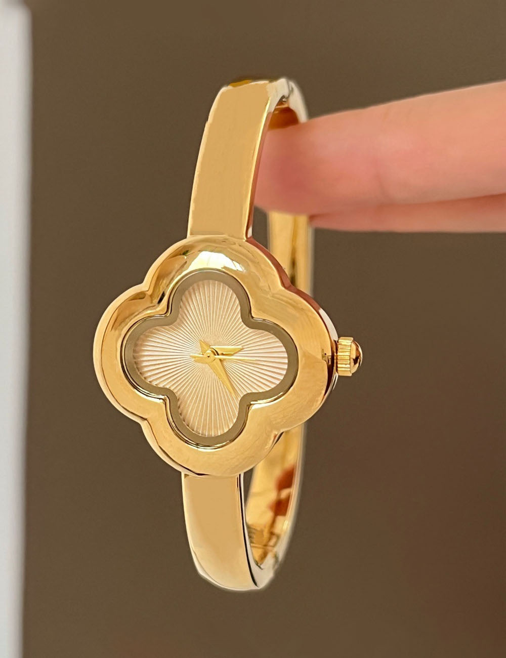 Four-Leaf Clover Quartz Watch - DippedShop Wholesale - #0355
