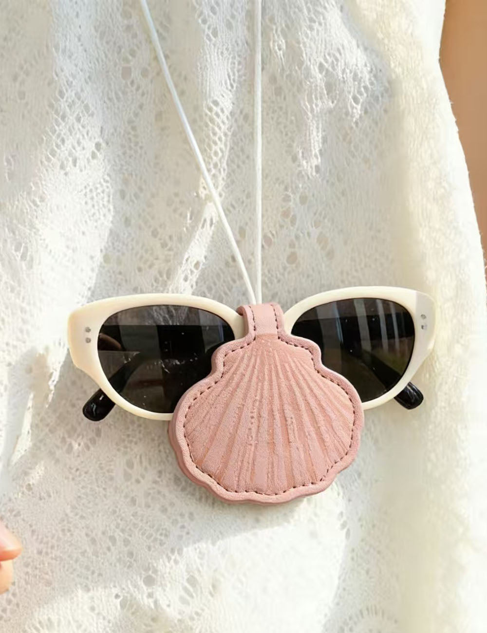 Creative Shell Shape Magnetic Button Sunglasses Case MK2BLC6S13HSY89