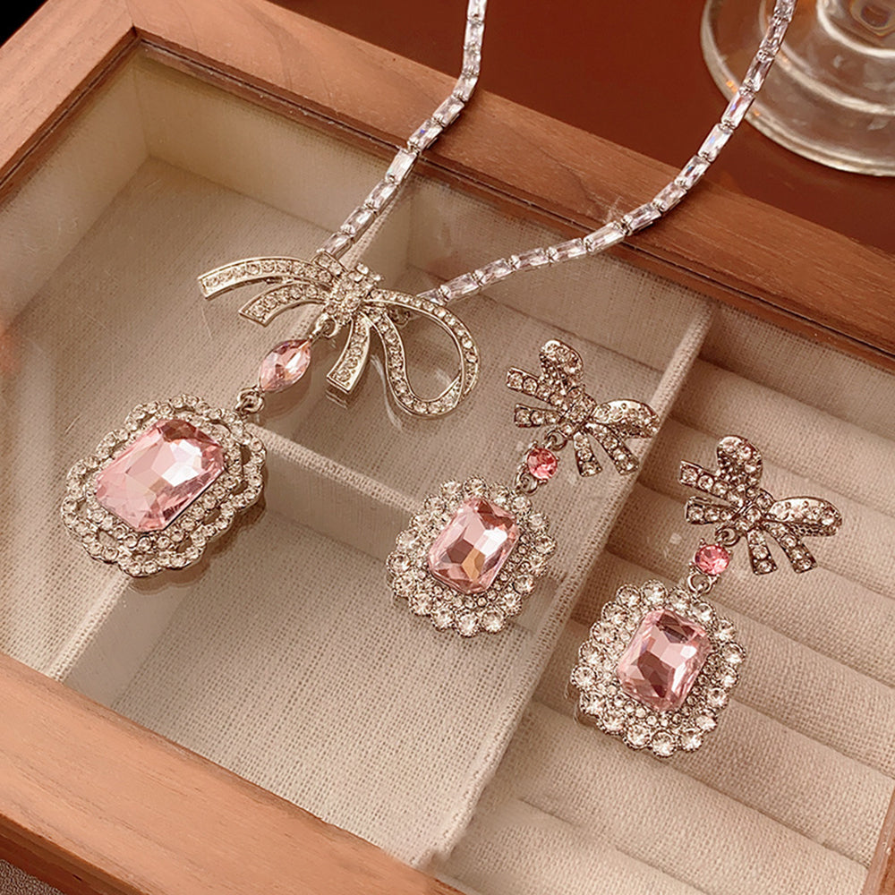 Elegant Rhinestones Pendant Bowknot Choker Necklace 6W6JNC915