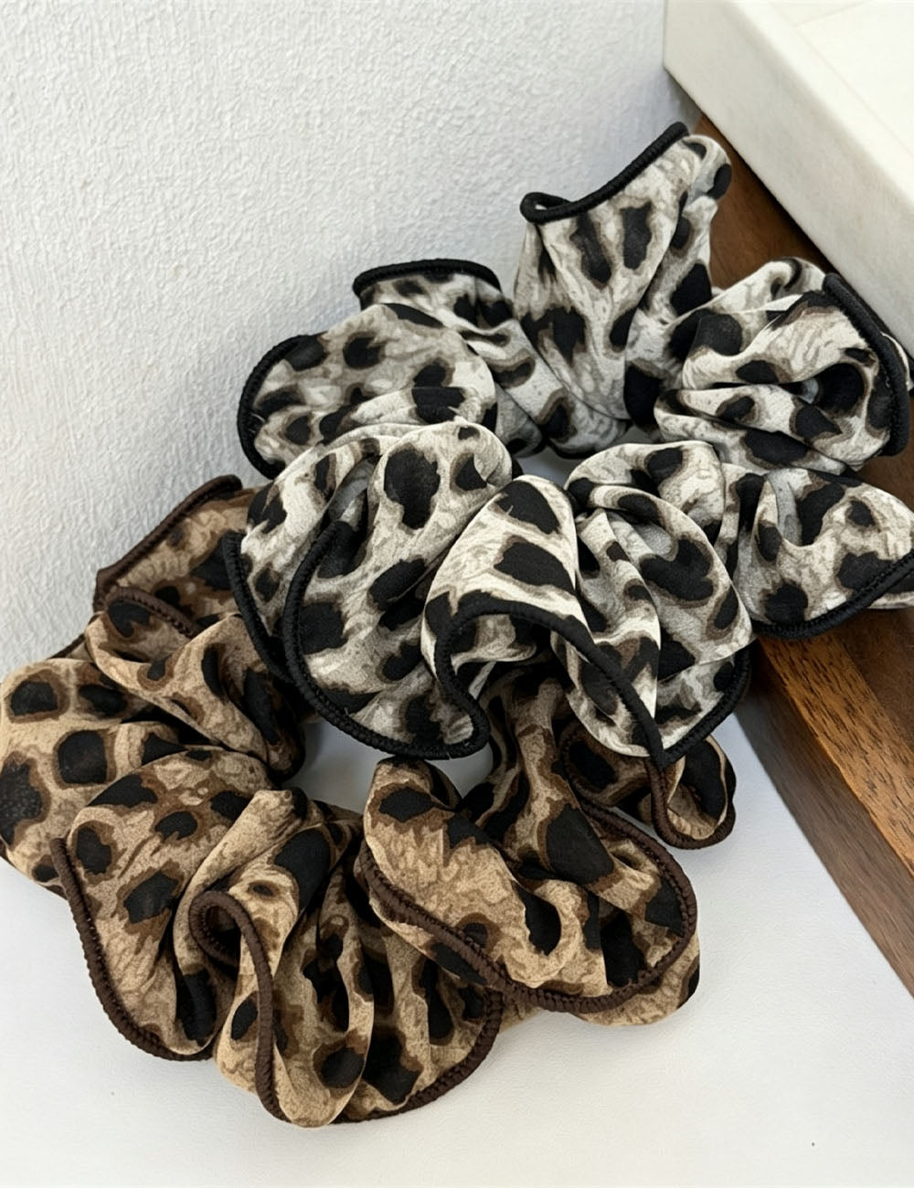 Vintage Leopard Print Ruffled Hair Scrunchies 6W6HSR388