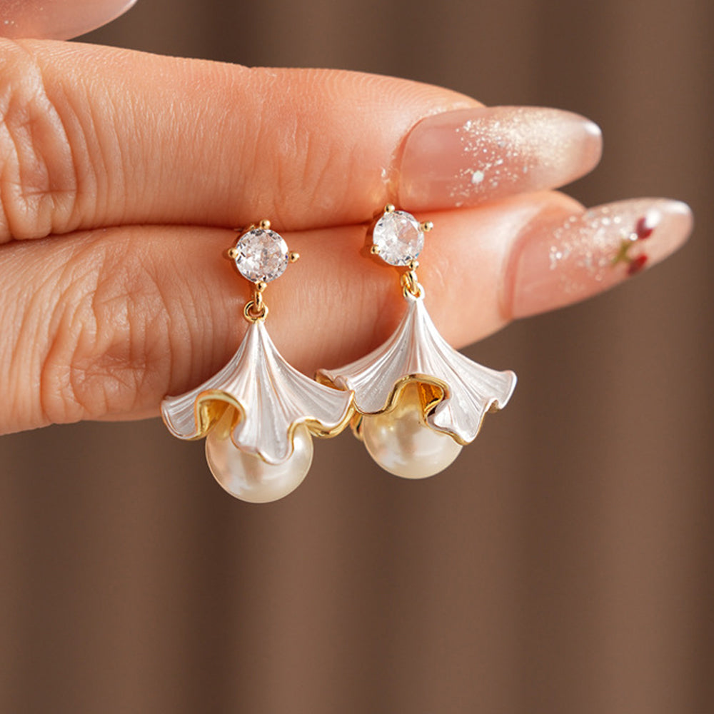 Sparkling Rhinestone Ginkgo Leaf Pearl Drop Earrings 6W6JER754