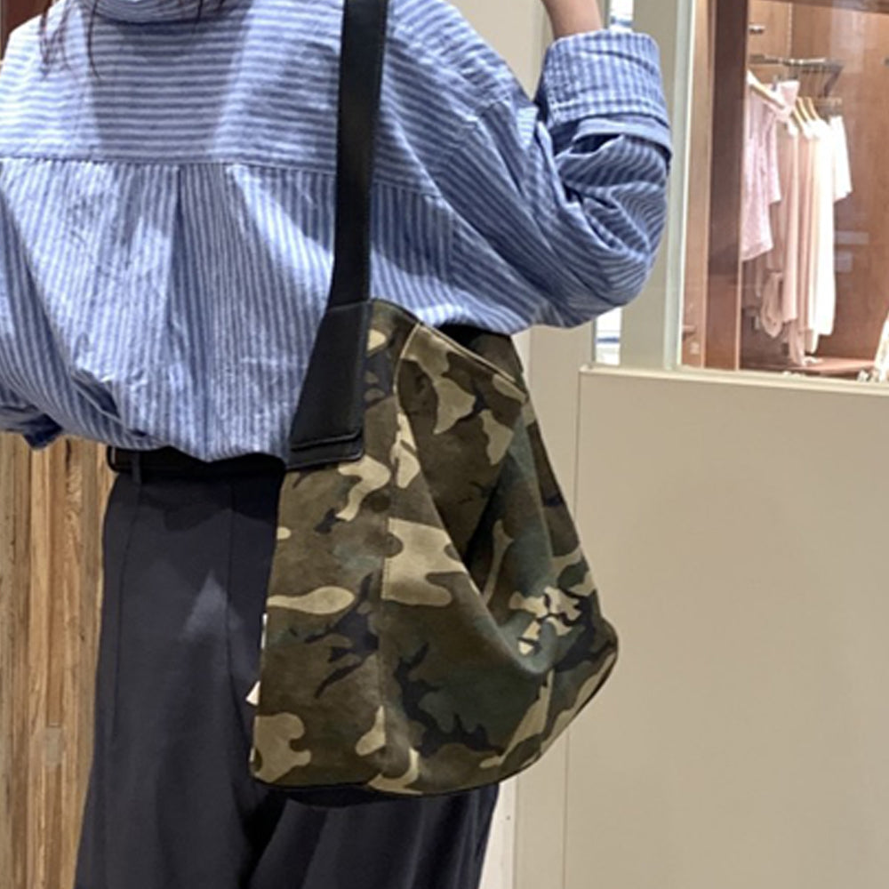 Retro Camo Print Canvas Commuter Shoulder Bag 6W10BBG2384