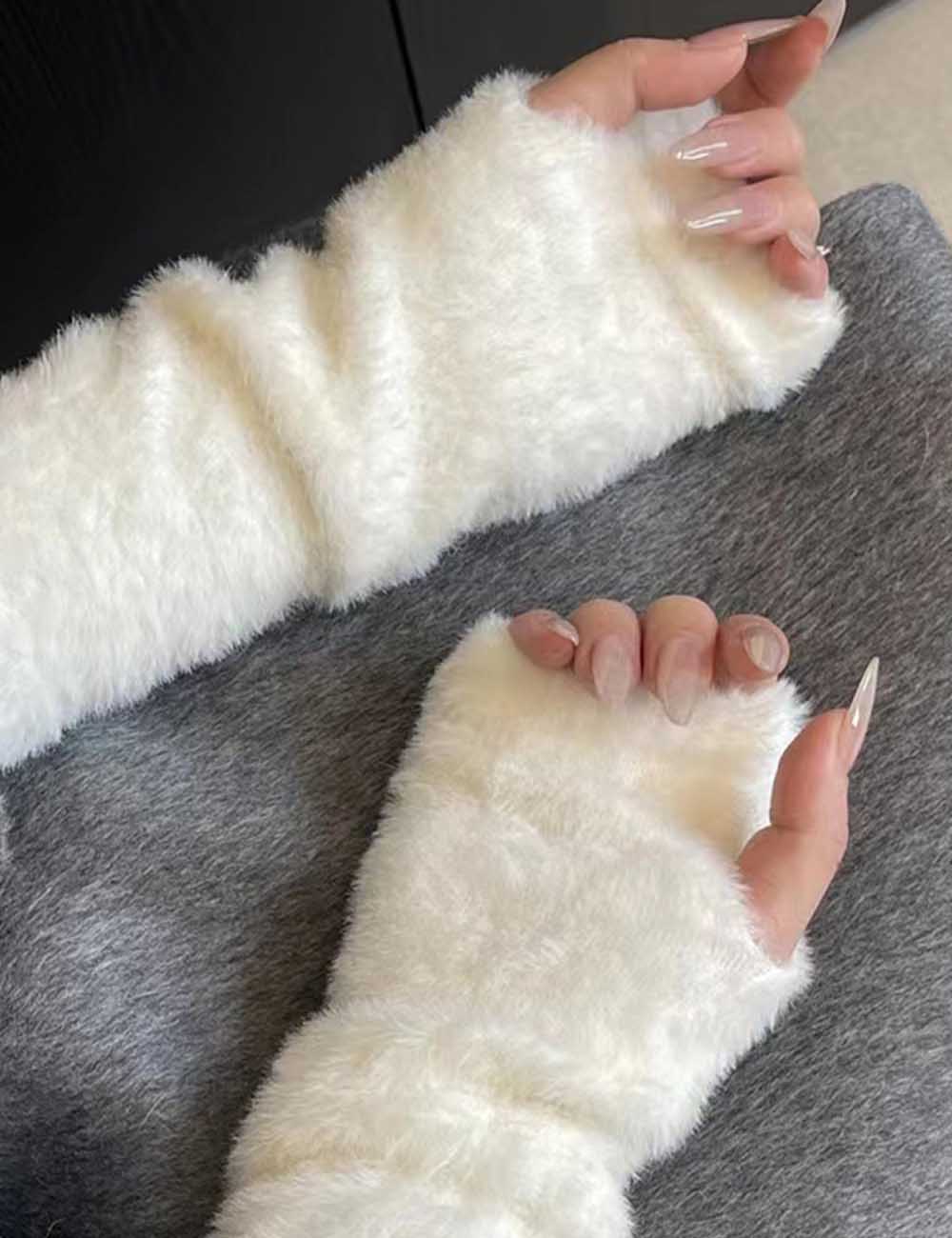 Cute Fuzzy Warm Solid Color Fingerless Gloves DP25G708