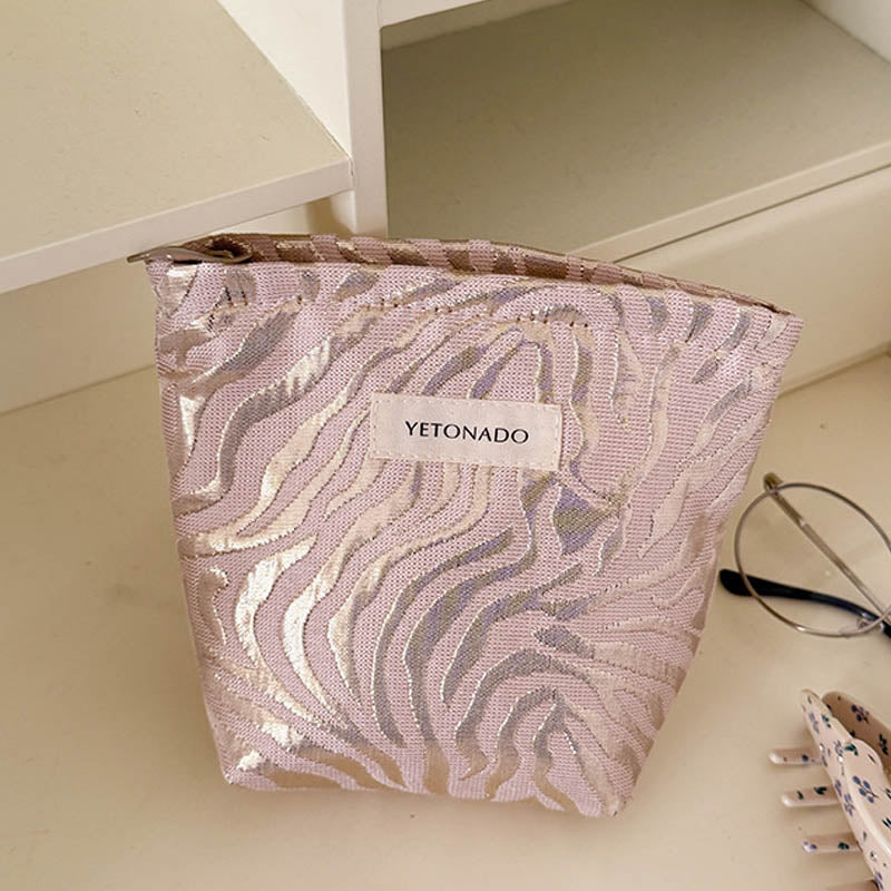 Vintage Embossed Large Capacity Portable Makeup Bag MK2BW6W10BOB385