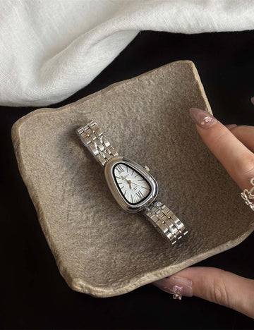 Luxury Snake Head Case Quartz Wrist Watch DP25F738