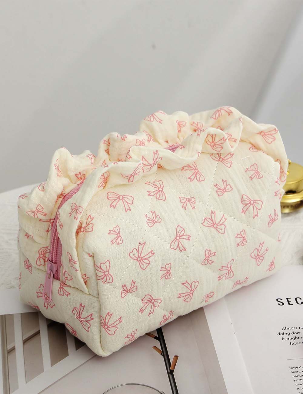 Sweet Bow Print Quilted Makeup Bag DP25E864