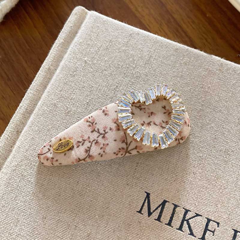 Floral Print Rhinestone Letter Hair Clip DP25F569
