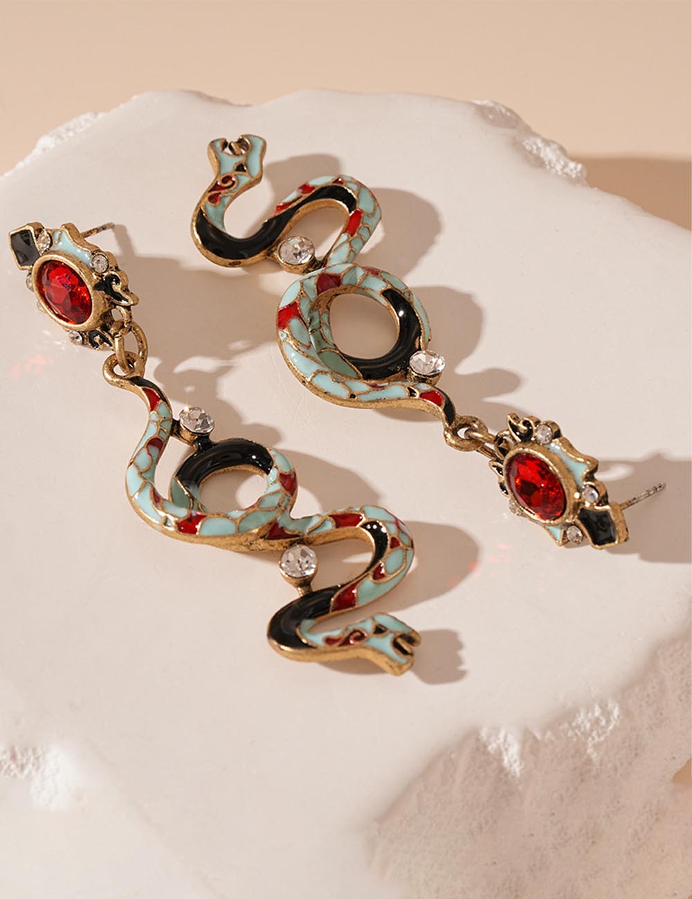 Retro Rhinestone Curved Snake Stud Earrings DP25E596