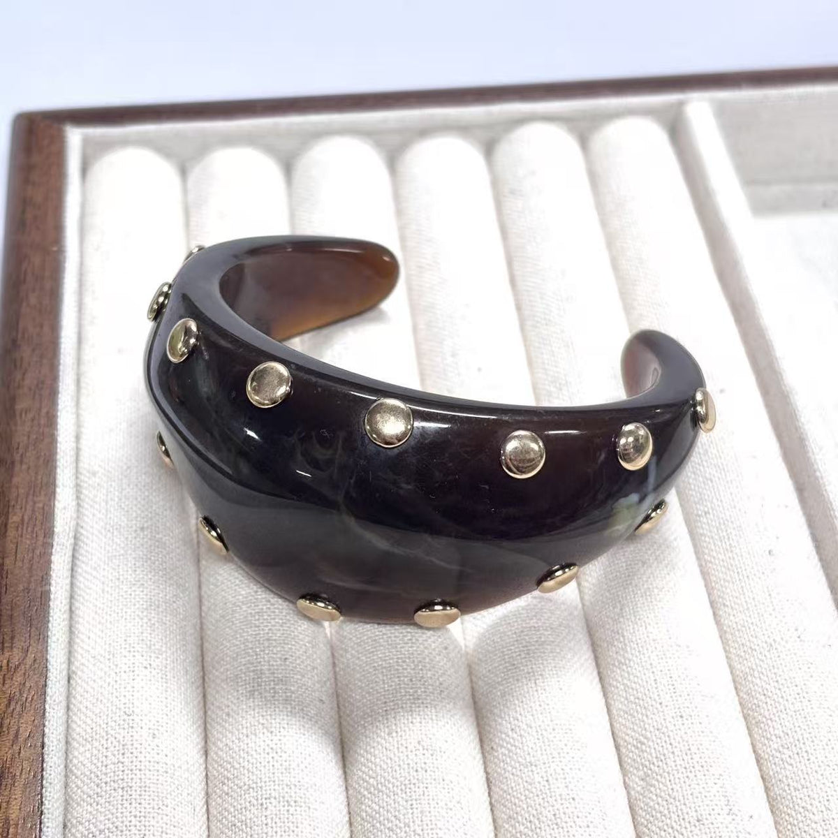 Vintage Metal Rivet Wide Open Bracelets 6W6JBR620