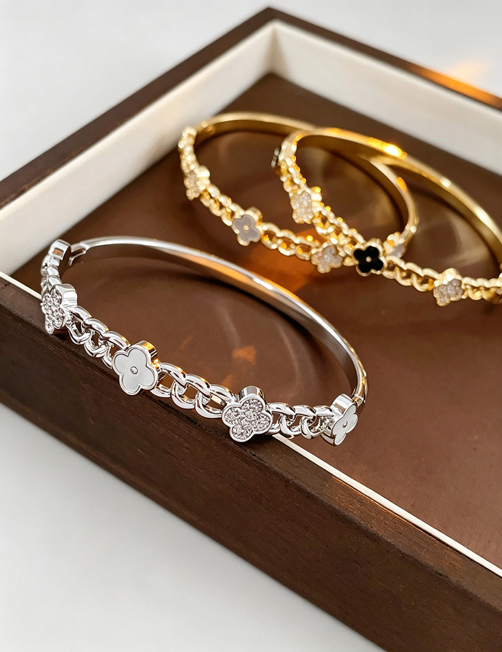 Vintage Gold Plated Rhinestones Floral Bracelet 6W6JBR702