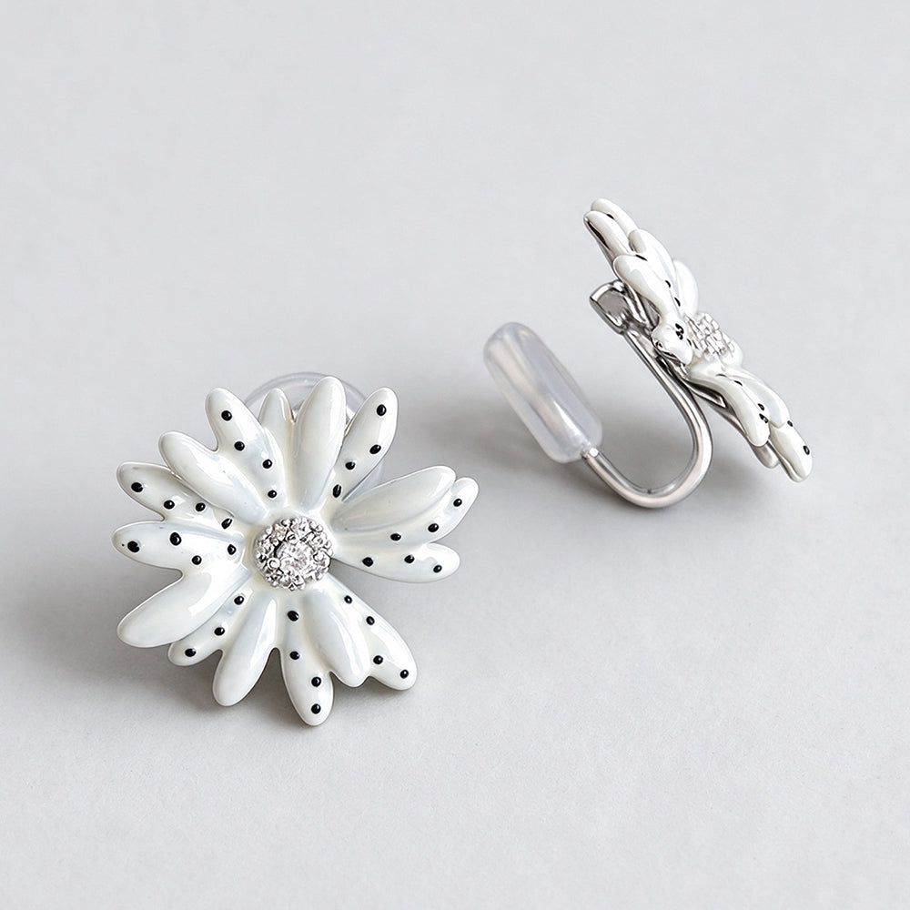 Daisy Stud Earrings - DippedShop Wholesale - #6035