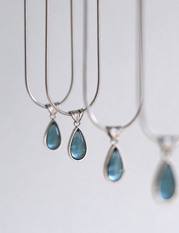 French Teardrop Pendant Snake Chain Necklace 6W6JNC1075