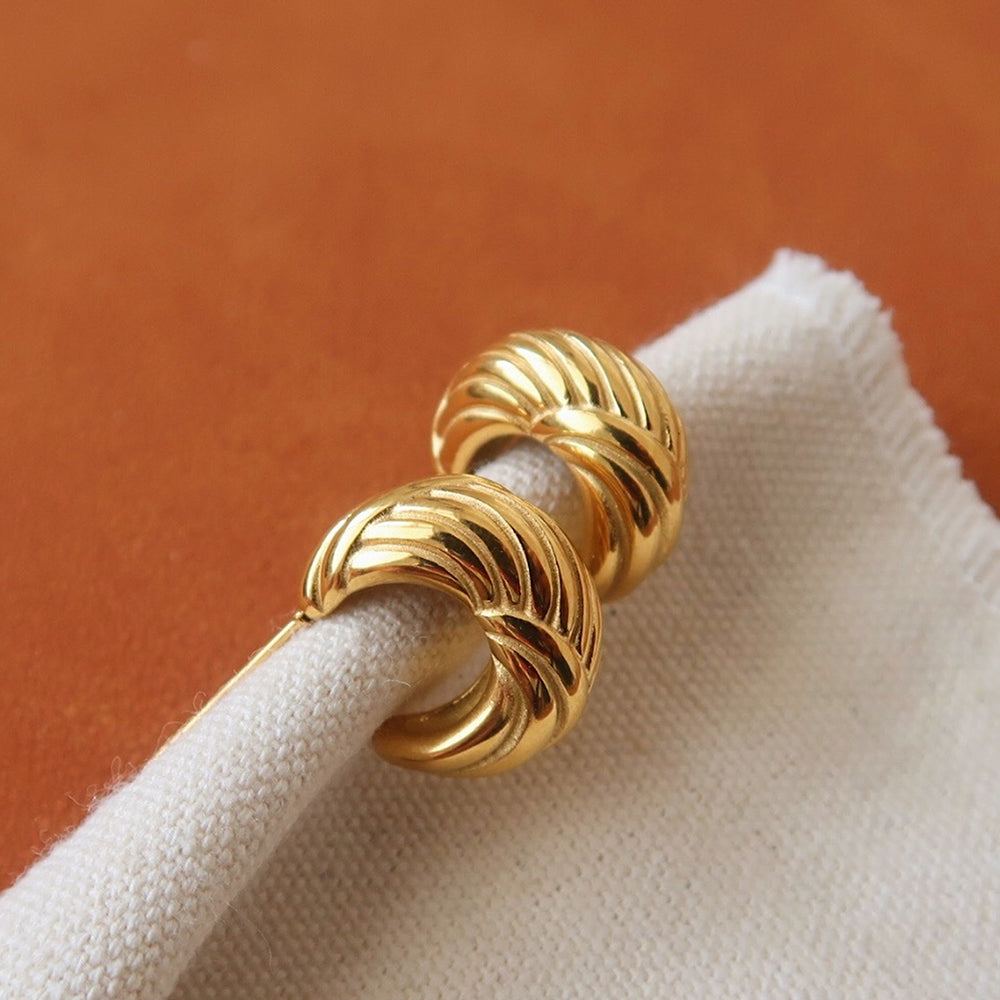 Twisted C-Shaped Stud Earrings - DippedShop Wholesale - #8787