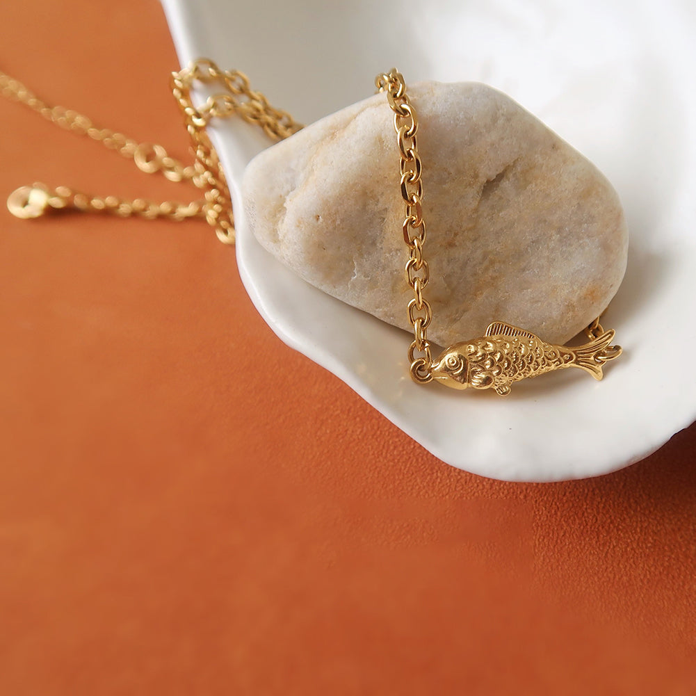 Trendy Gold Plated Fish Pendant Choker Necklace 6W6JNC1073