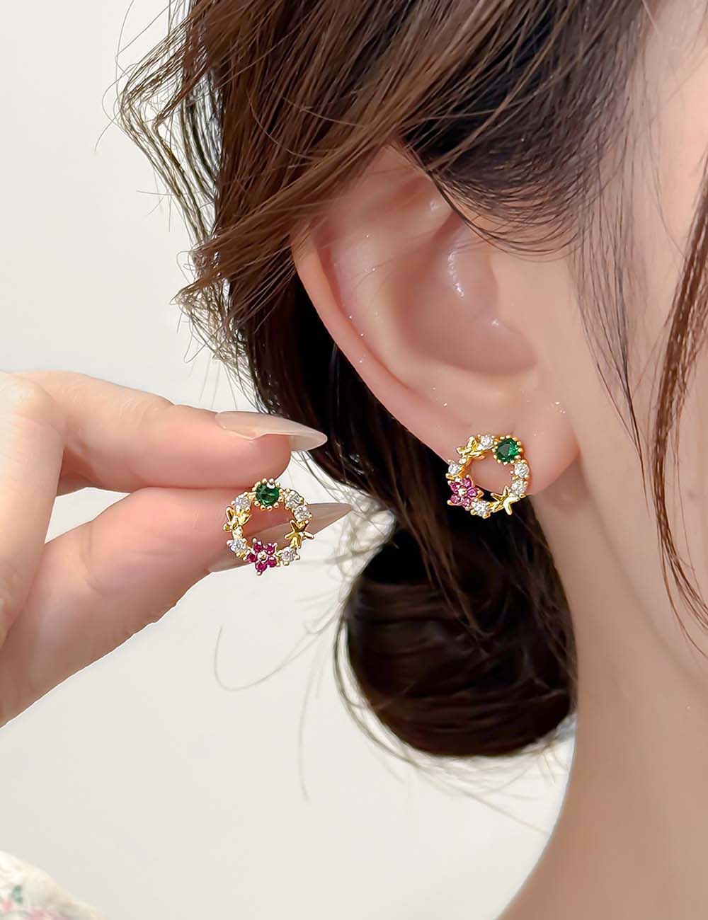 Cute Wreath Bow Rhinestone Stud Earrings DP25G796