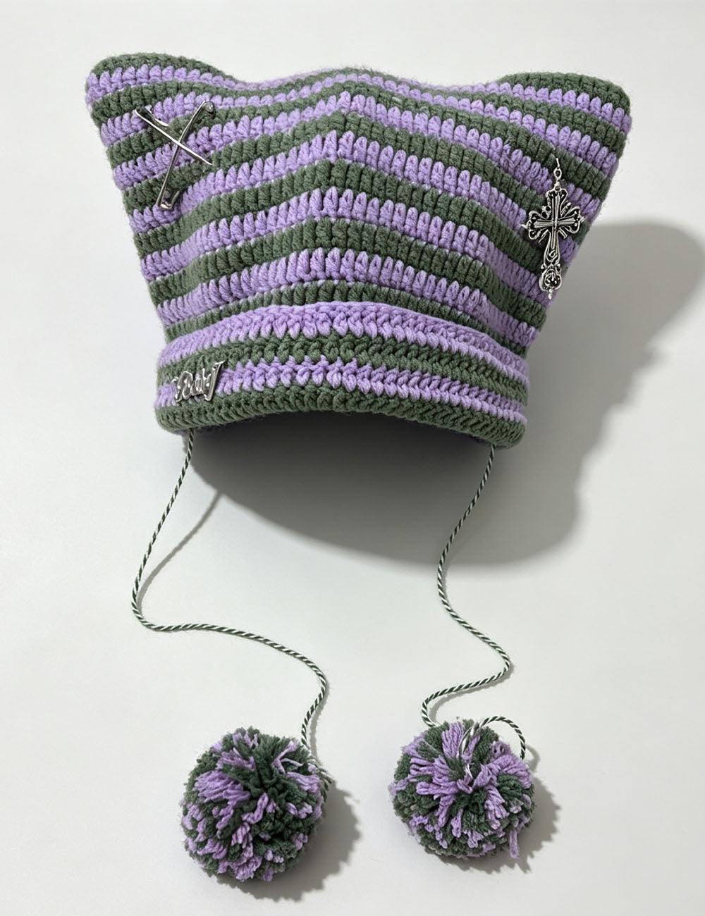 Retro Cross Pendant Cat Eye Beanie With Pompoms 6W6HAT525