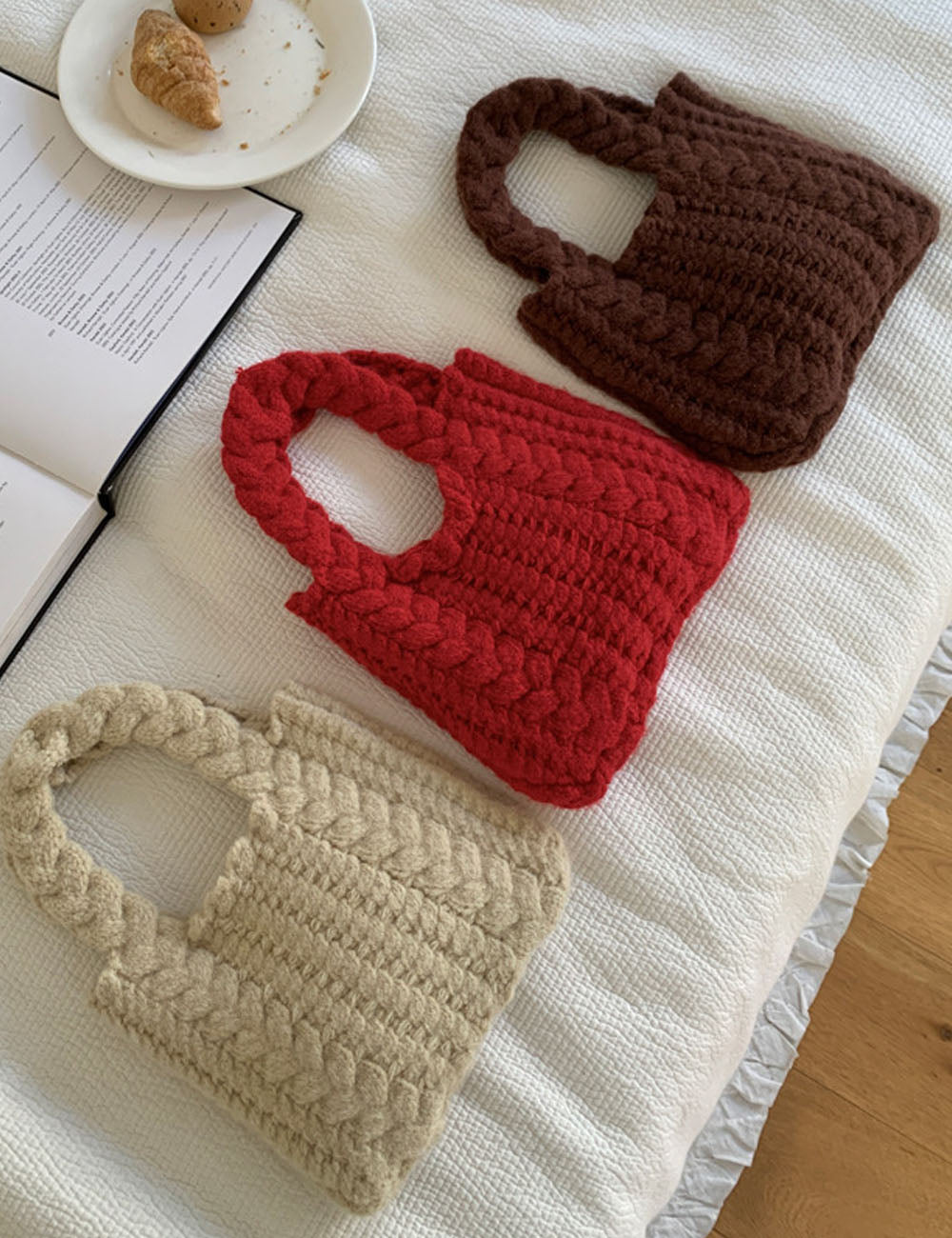 Elegant Cable Knit Solid Color Handbag 6W10BBG1788