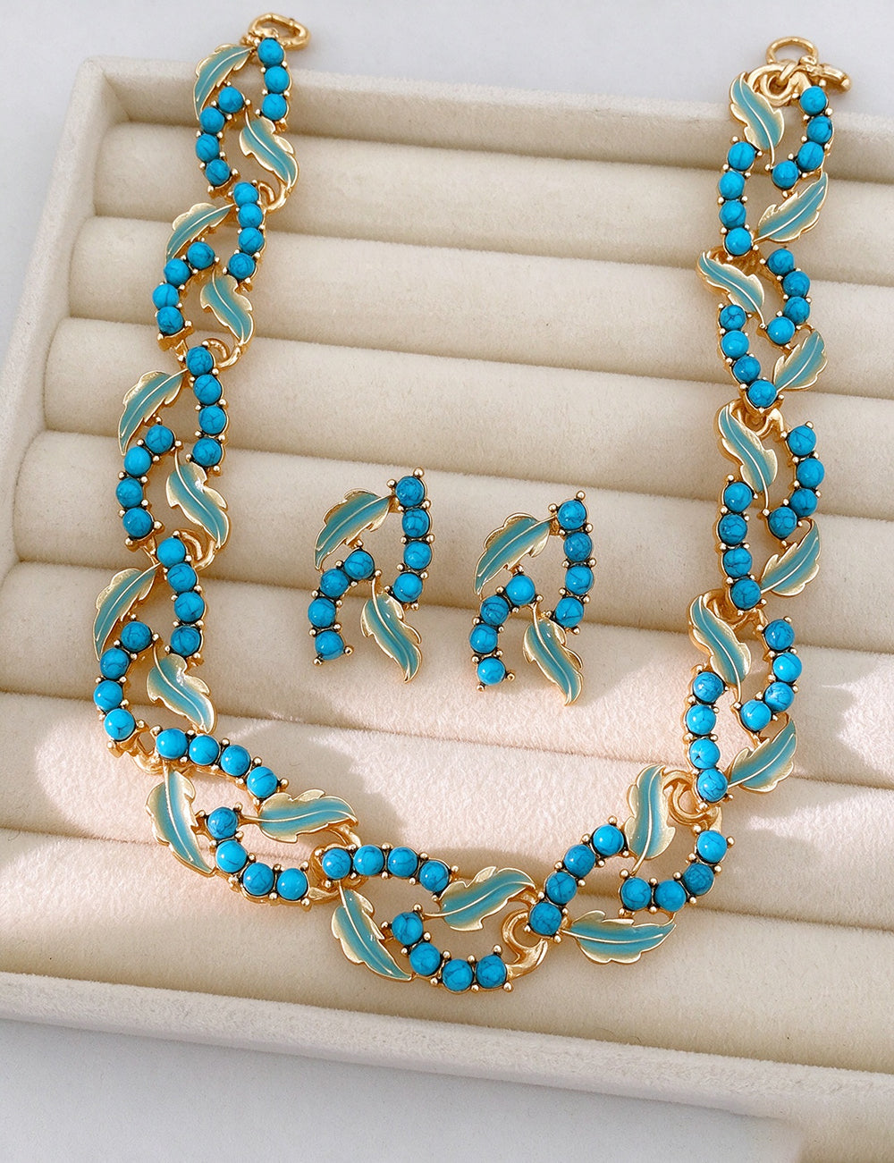 Vintage Enamel Leaf Splice Necklace 6W6JNC896