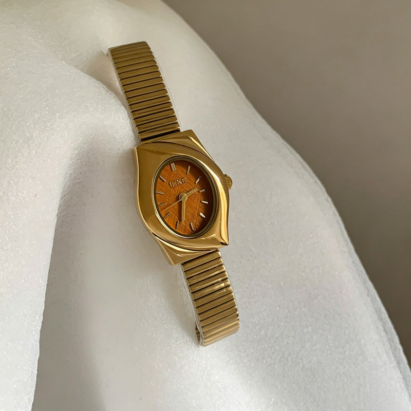 Vintage Asymmetric Quartz Bracelet Watch - DippedShop Wholesale - #9443
