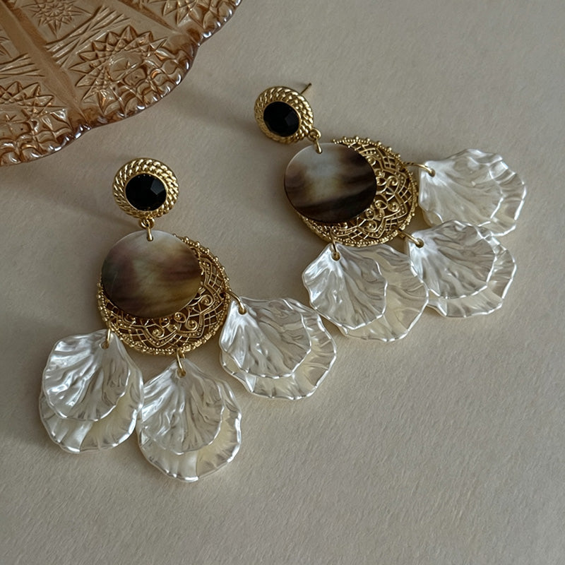 Trendy Floral Natural Shell Tassel Stud Earrings 6W6JER565
