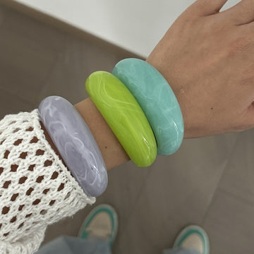 Multicolor Open Acrylic Resin Bracelets DP25B590