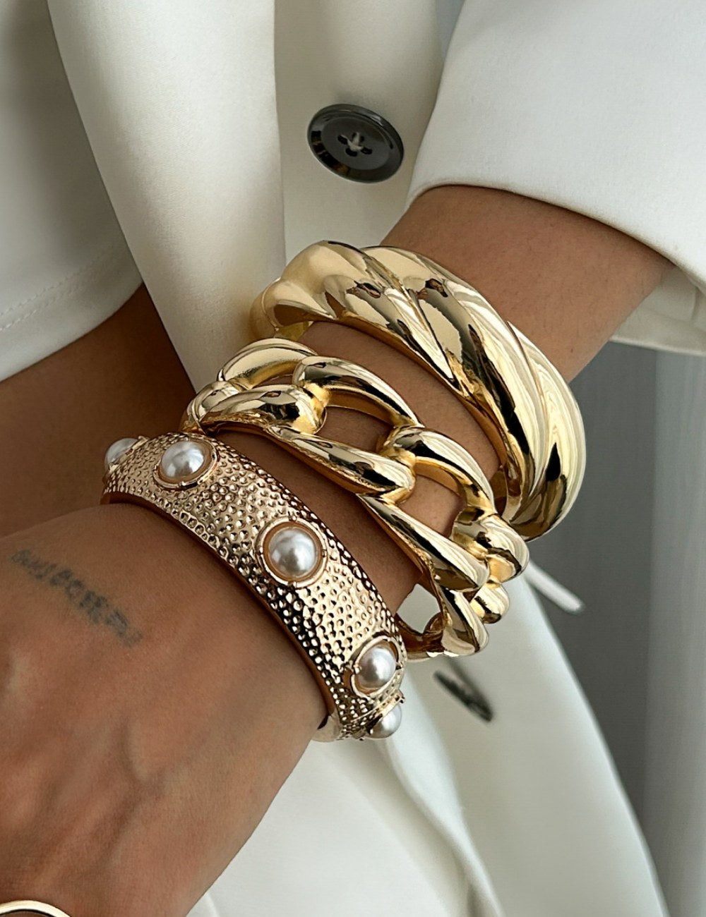 Thick Gold Irregular Twisted Bangle Bracelets DP25D703