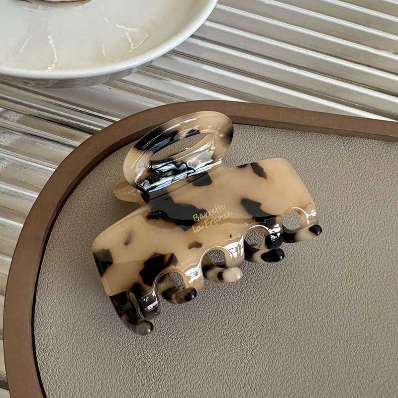 Vintage Square Medium Strong Hold Hair Claw MK2PPM6W6HCP350