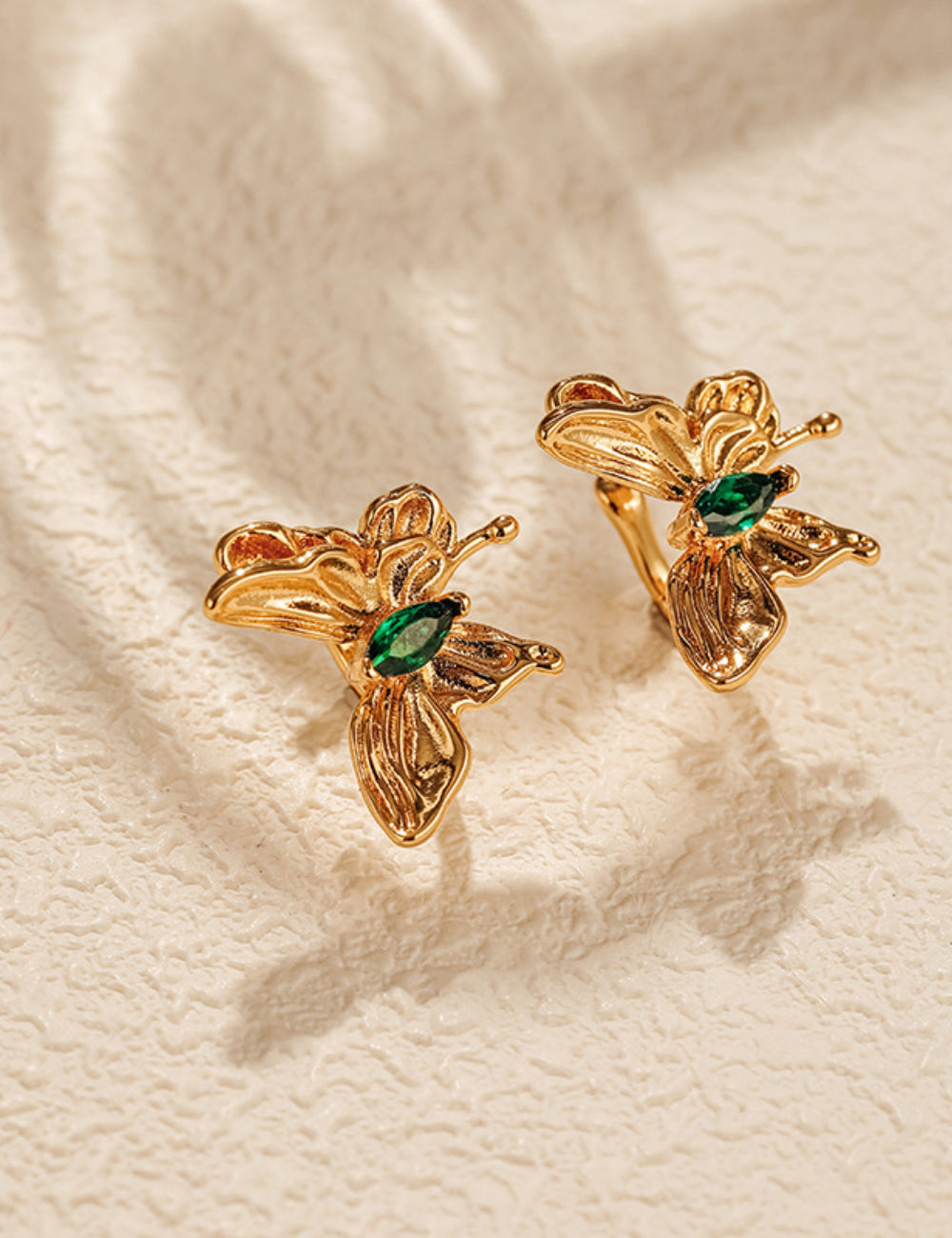 Butterfly Exquisite Retro Emerald Clip Earrings DPJE1303