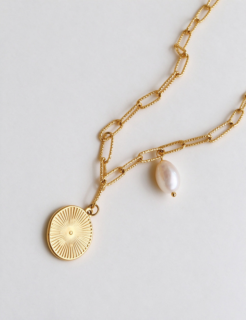 Coin Medallion Pendant Necklace - DippedShop Wholesale - #9667