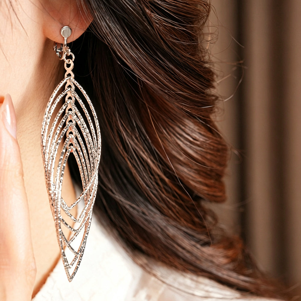 Layered Hollow Out Feather Dangle Earrings 6W6JER765