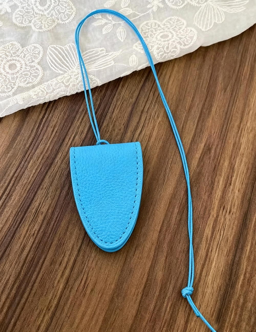 Hanging Lanyard Magnetic Leather Sunglasses Case MK2BLC6W13HSY48