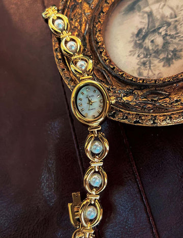 Vintage Pearl Elegant Oval Watch DP25F457