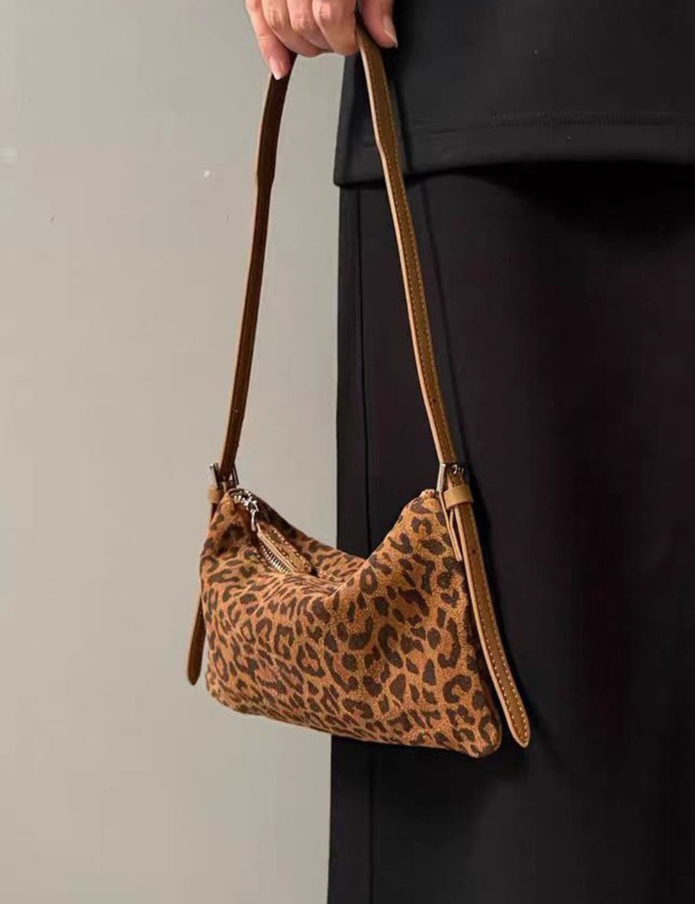 Trendy Suede Leopard Print Crossbody Bag DP25G635