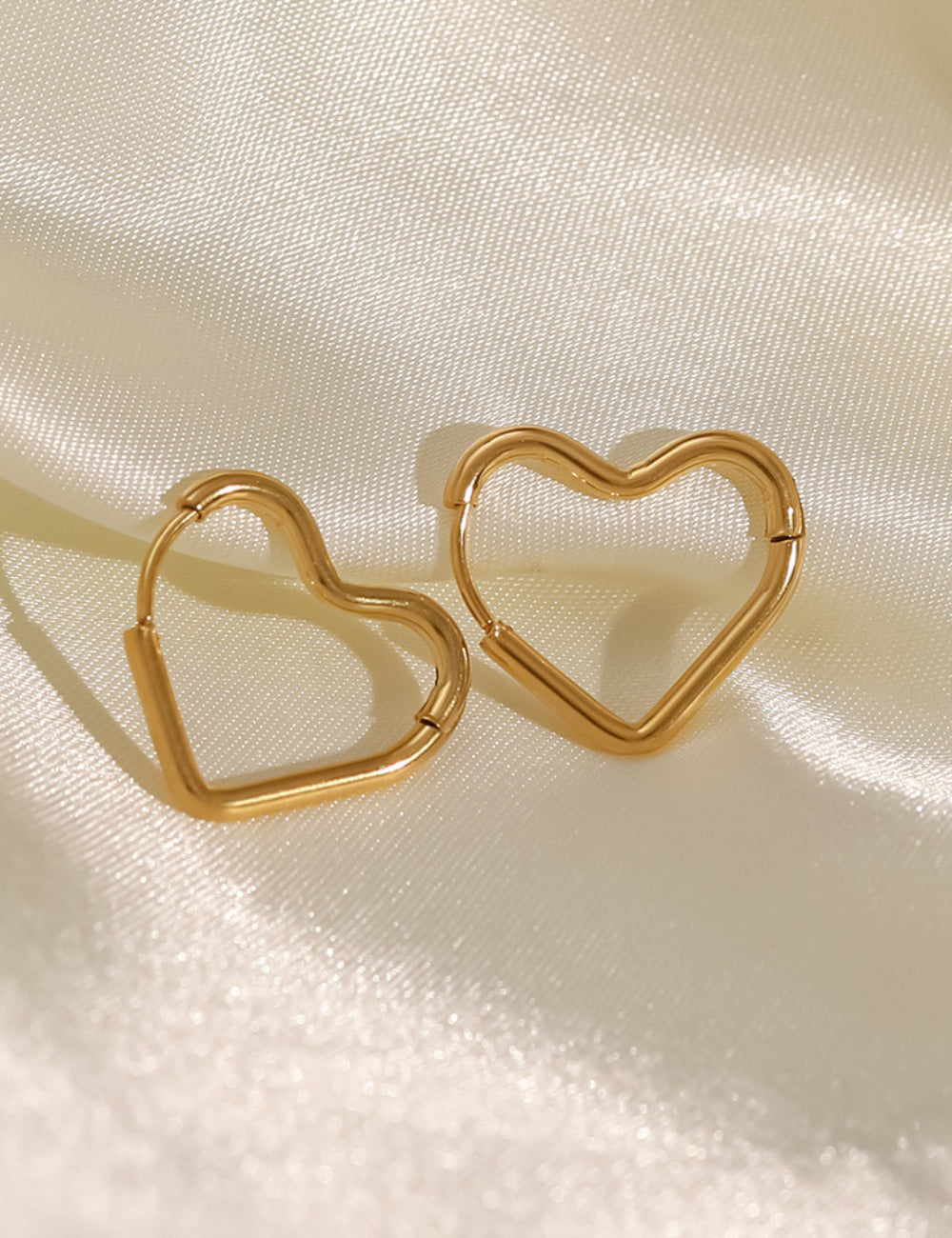 Titanium Plated 18K Gold Heart Shape Steel Earrings DPJE1283