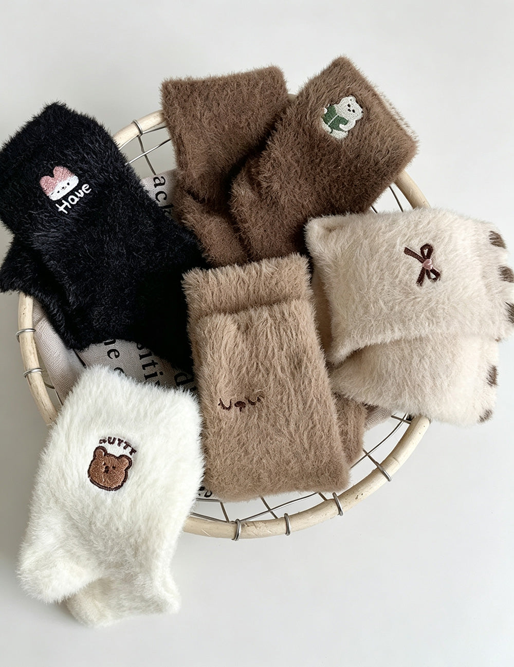 Cute Cartoon Embroidered Velvet Crew Socks 6W8FSO889