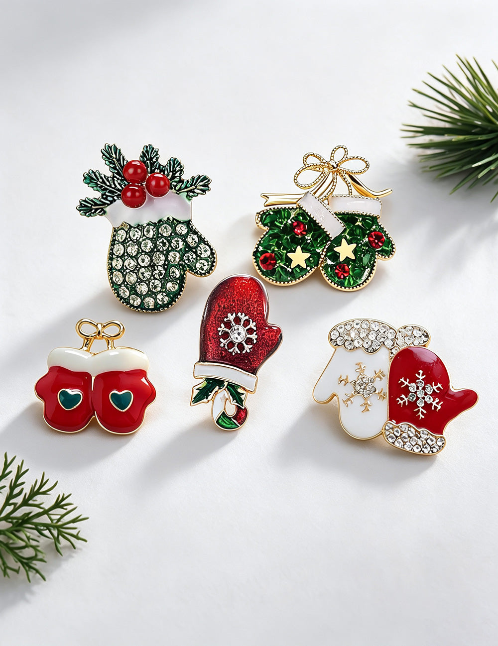 Enamel Rhinestone Christmas Mitten Brooch Pin 6W6JPB58