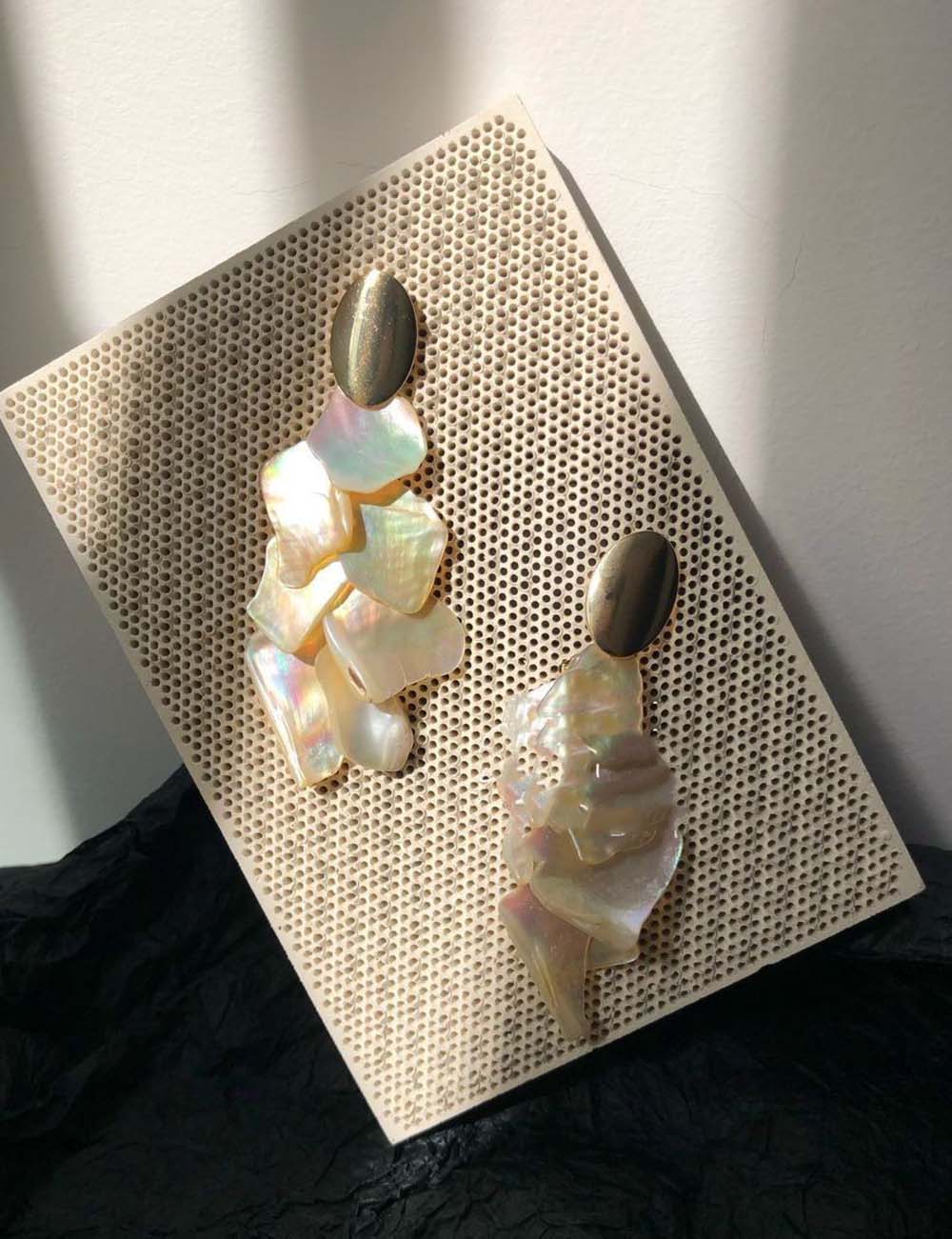 Golden Oval Stud Earrings - DippedShop Wholesale - #0435