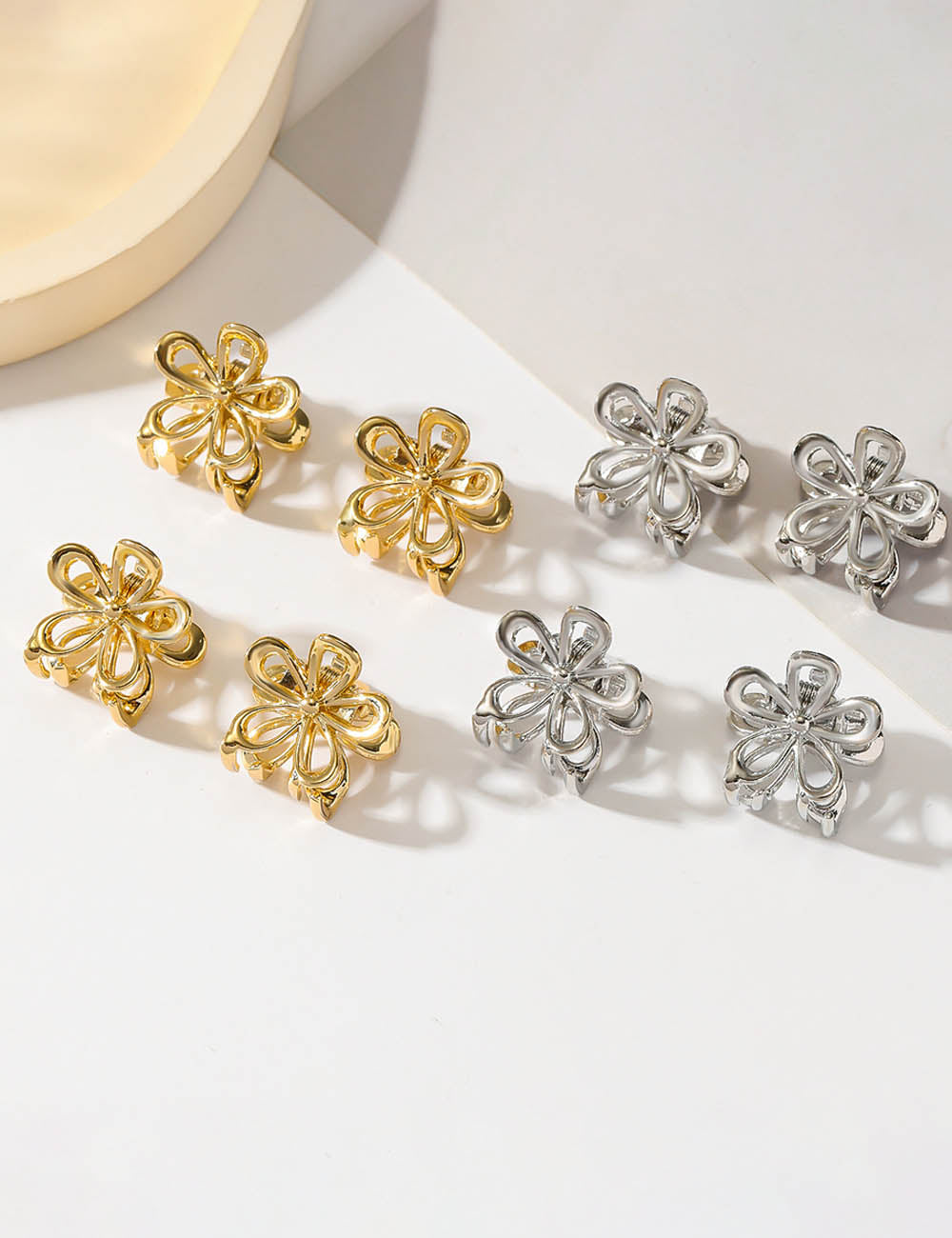 Elegant Metal Flower Hair Claw - DippedShop Wholesale - #8435