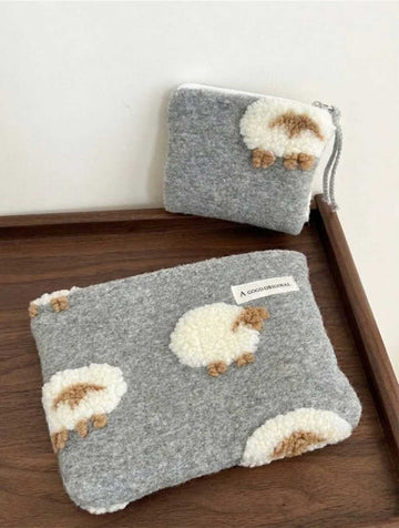 Cute Lamb Wool Portable Zipper Cosmetic Bag DP25H554