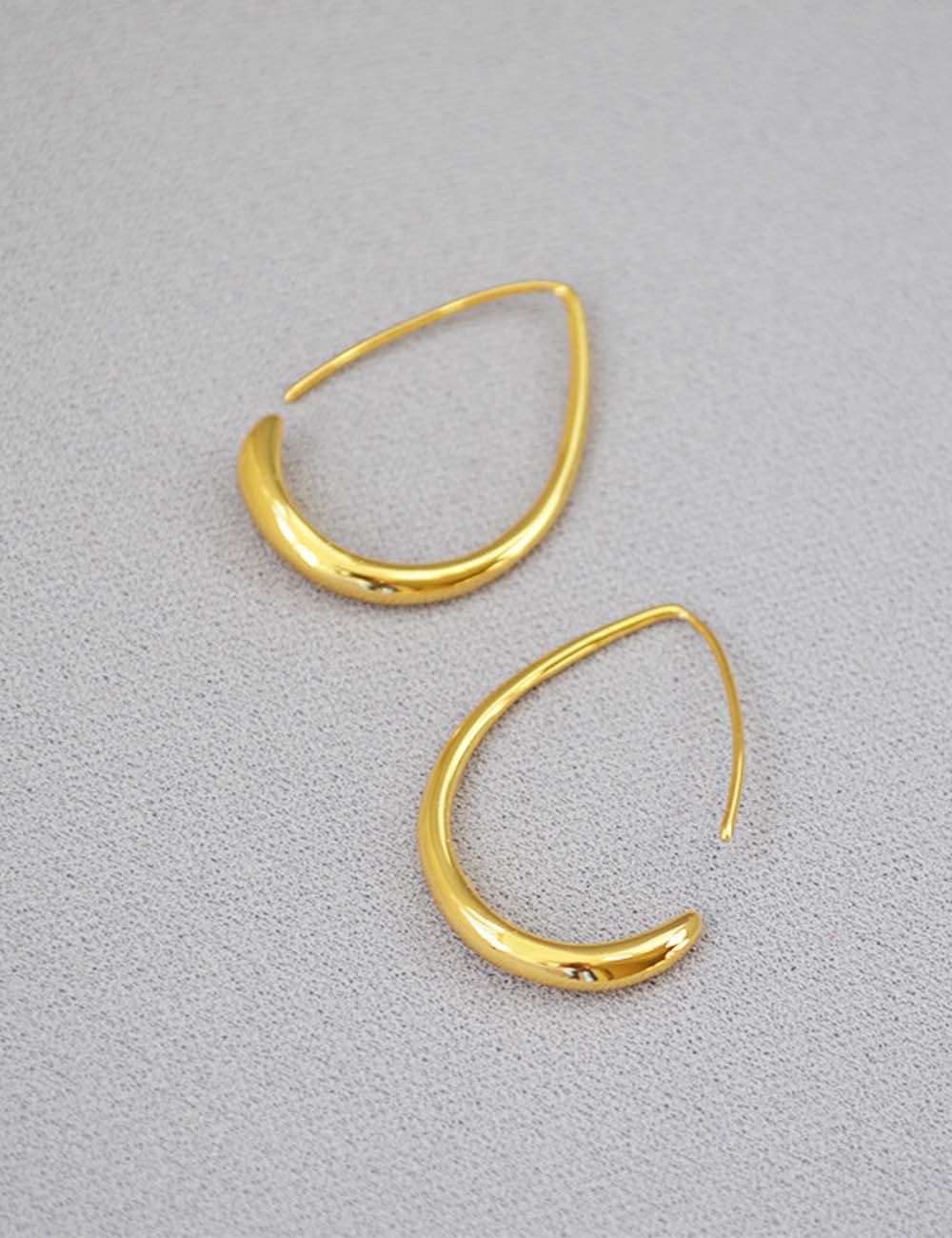 Trendy Geometric Teardrop Hoop Earrings DP25E711