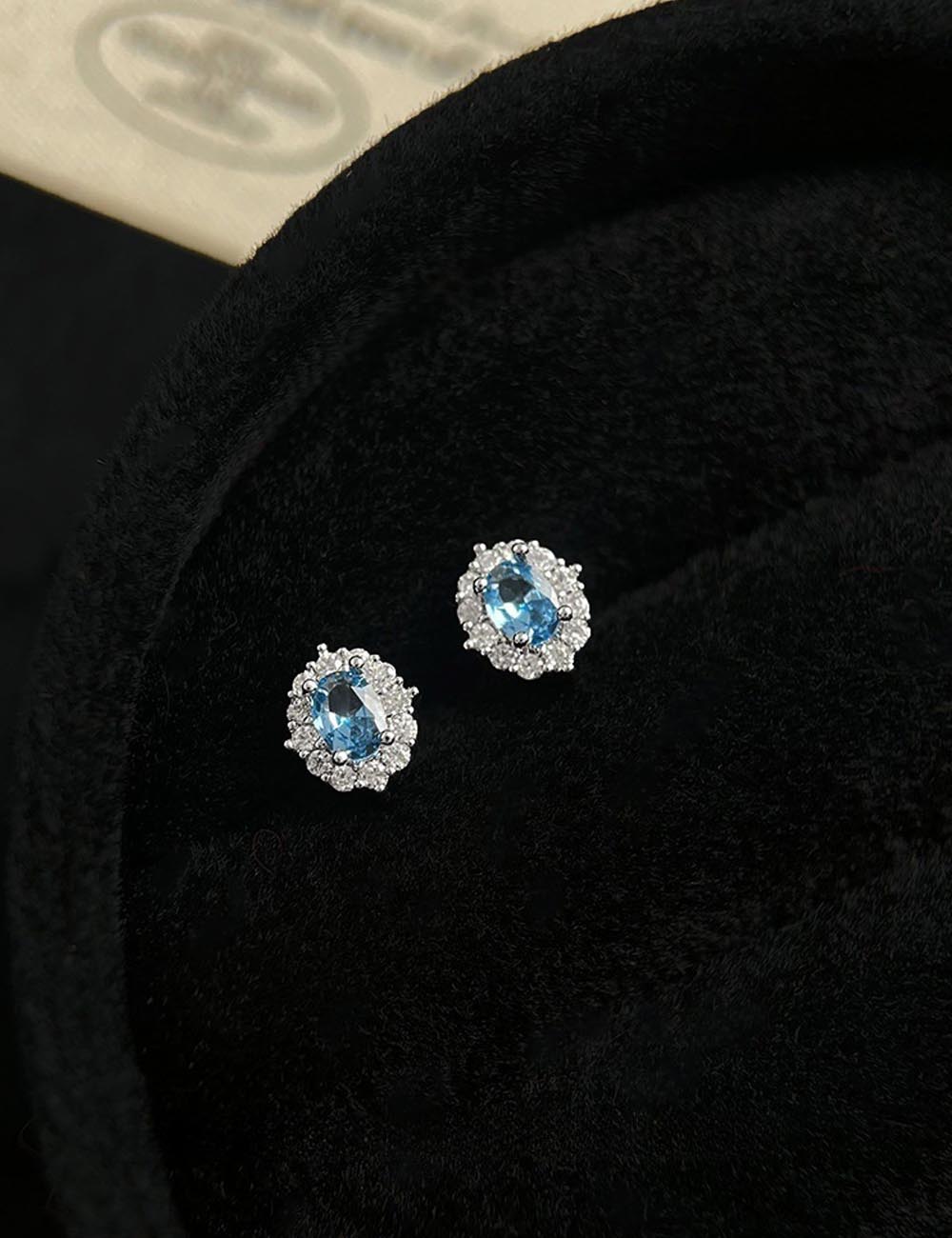 Oval Minimalist Cubic Zirconia Stud Earrings DP25E719